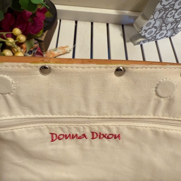 Donna Dixon Clutch Bamboo Lime Green Boho Magnetic Closure NWOT - Picture 6 of 8